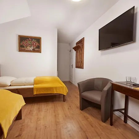 Podlesok אכסניה *